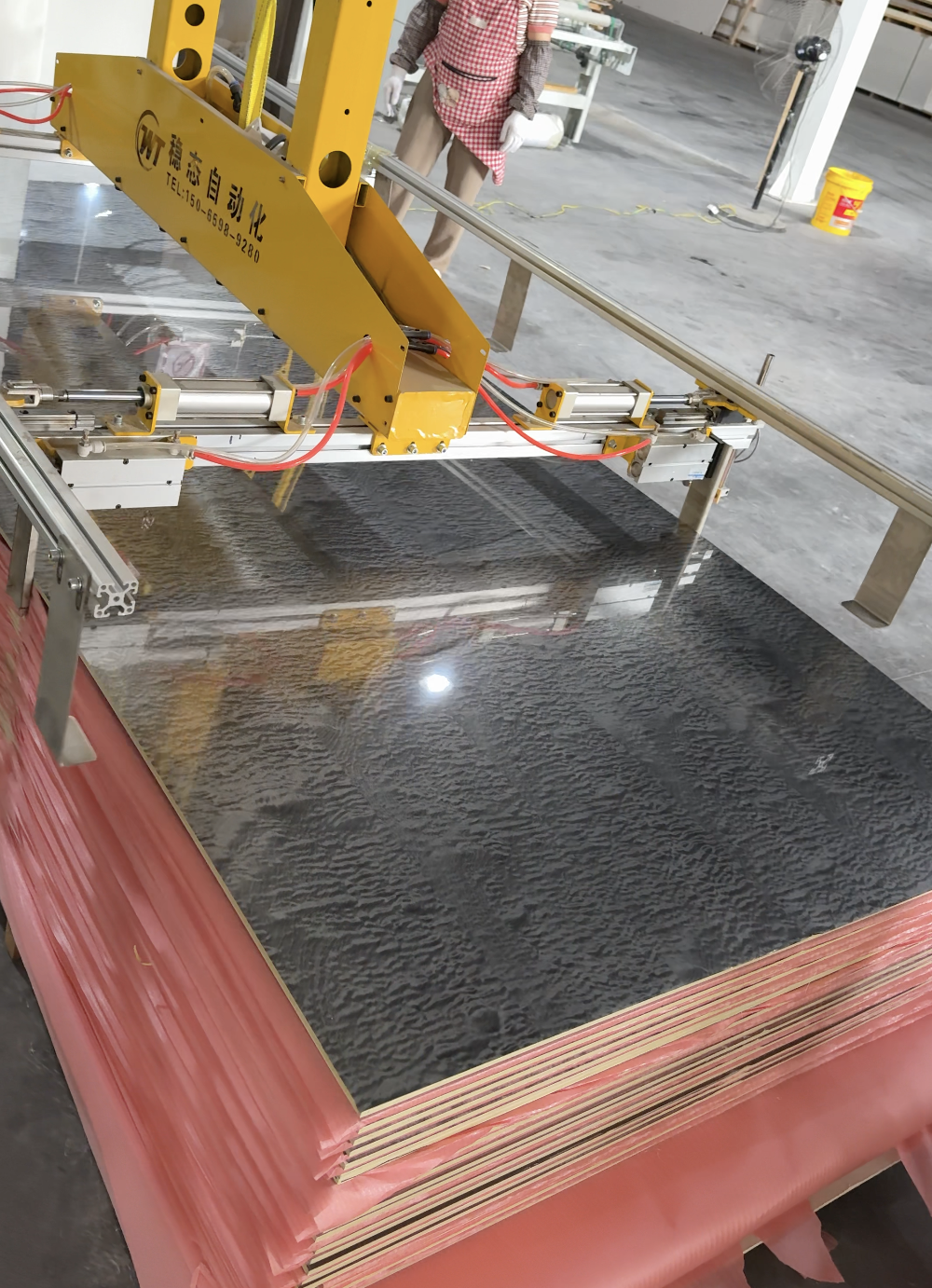 Wall panel production at Xuran factory