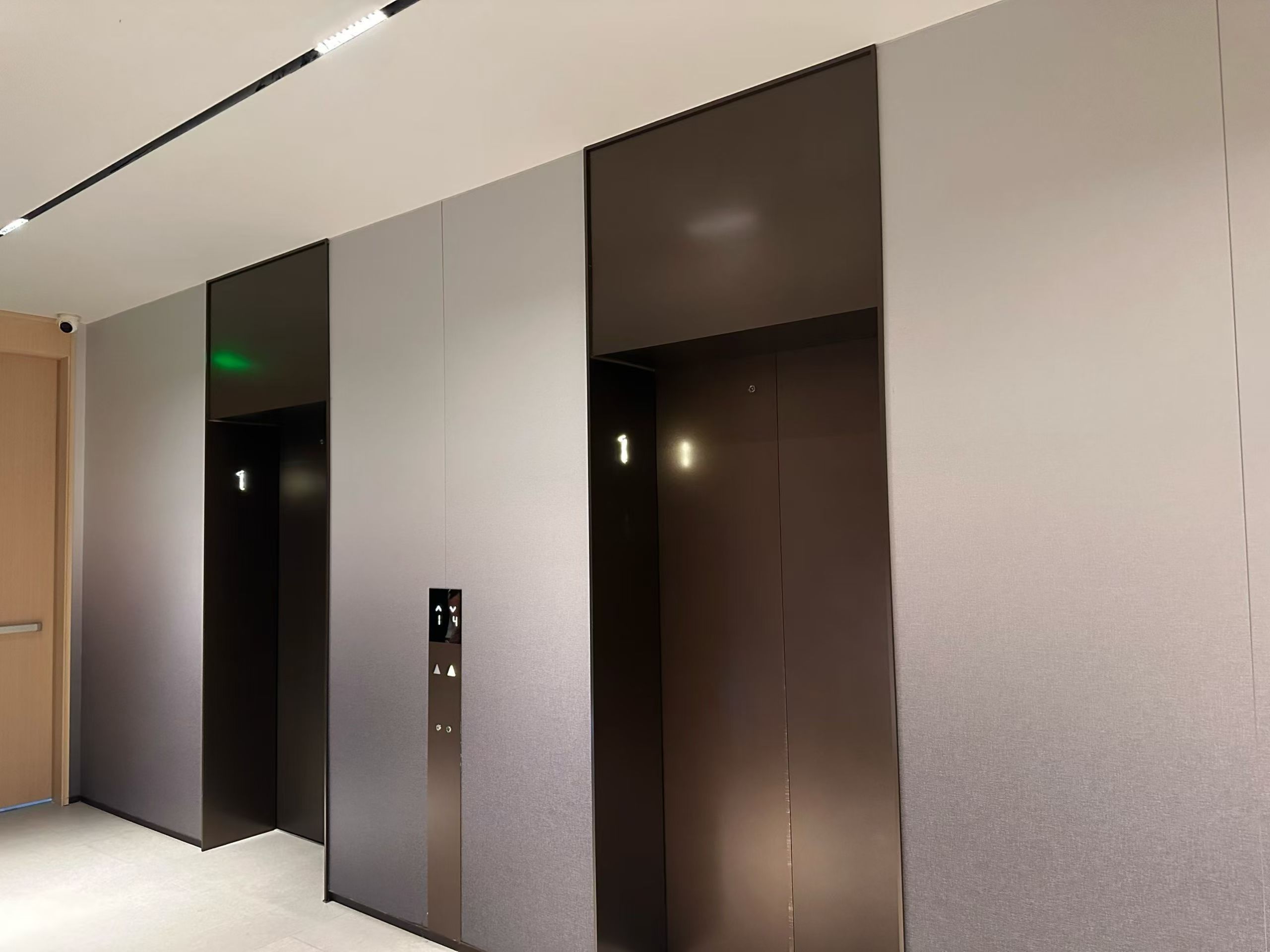 Commercial Case 2 - Image 3